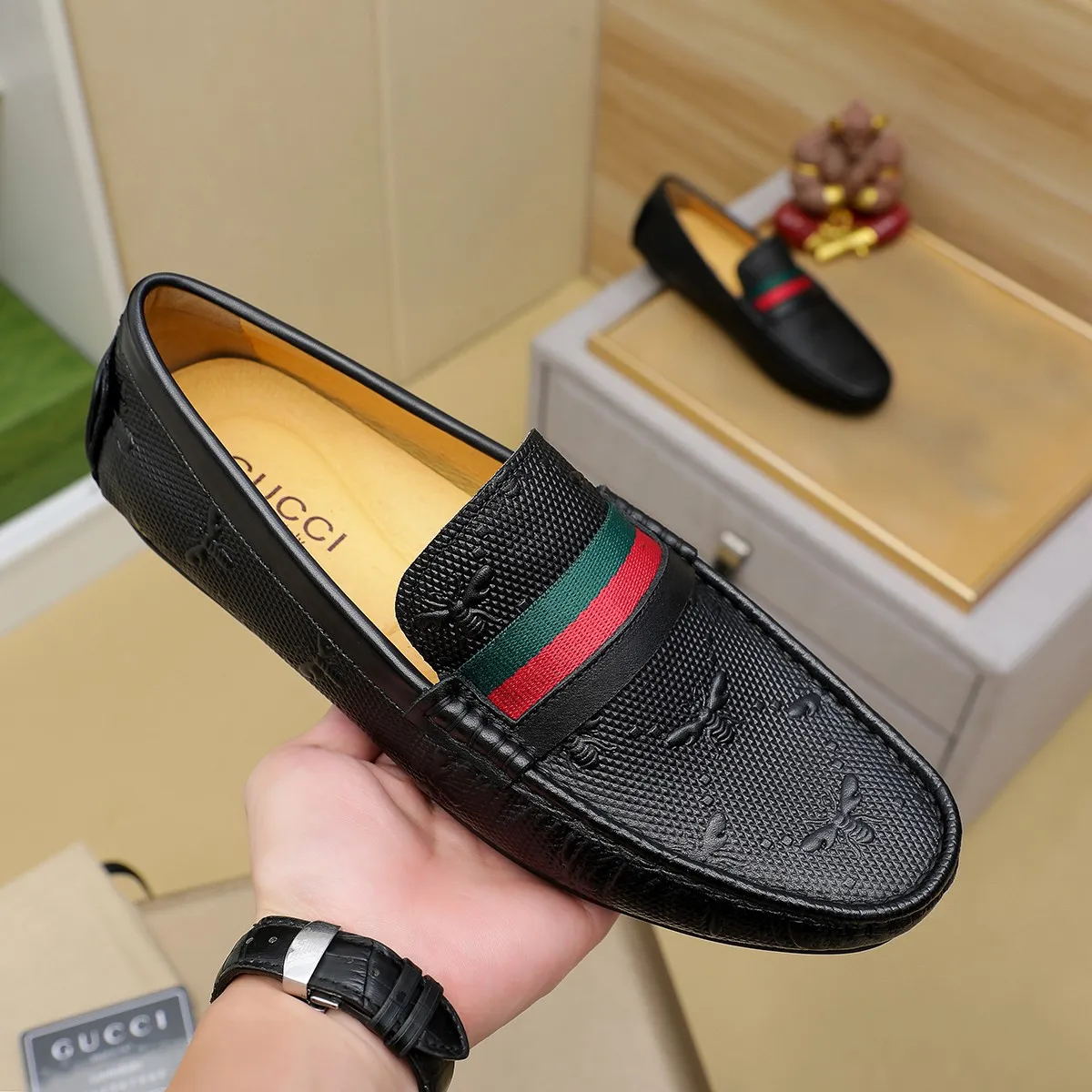Men's shoes💰380💰🕷🕷️【 GUCCI 】Gucci's best-selling trendy men's casual slip-on shoes 🇨🇳Official website original 1:1 mold 💯Original quality, fine workmanship ☘Fashionable and versatile, perfect shape, comfortable on the feet 🍓Trendy men's recommended model, imported cowhide on the top layer 🎋High-quality pigskin lining, rubber wear-resistant and non-slip outsole, high-end atmosphere, worth owning 🍉Optional 38-44